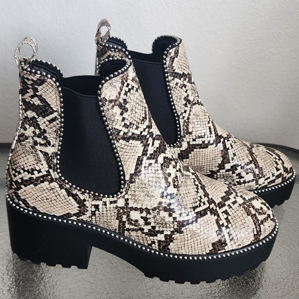 Tinstree Chelsea Women's Ankle Boots Snakeskin Print Combat Chunky Heel Sz 9.5